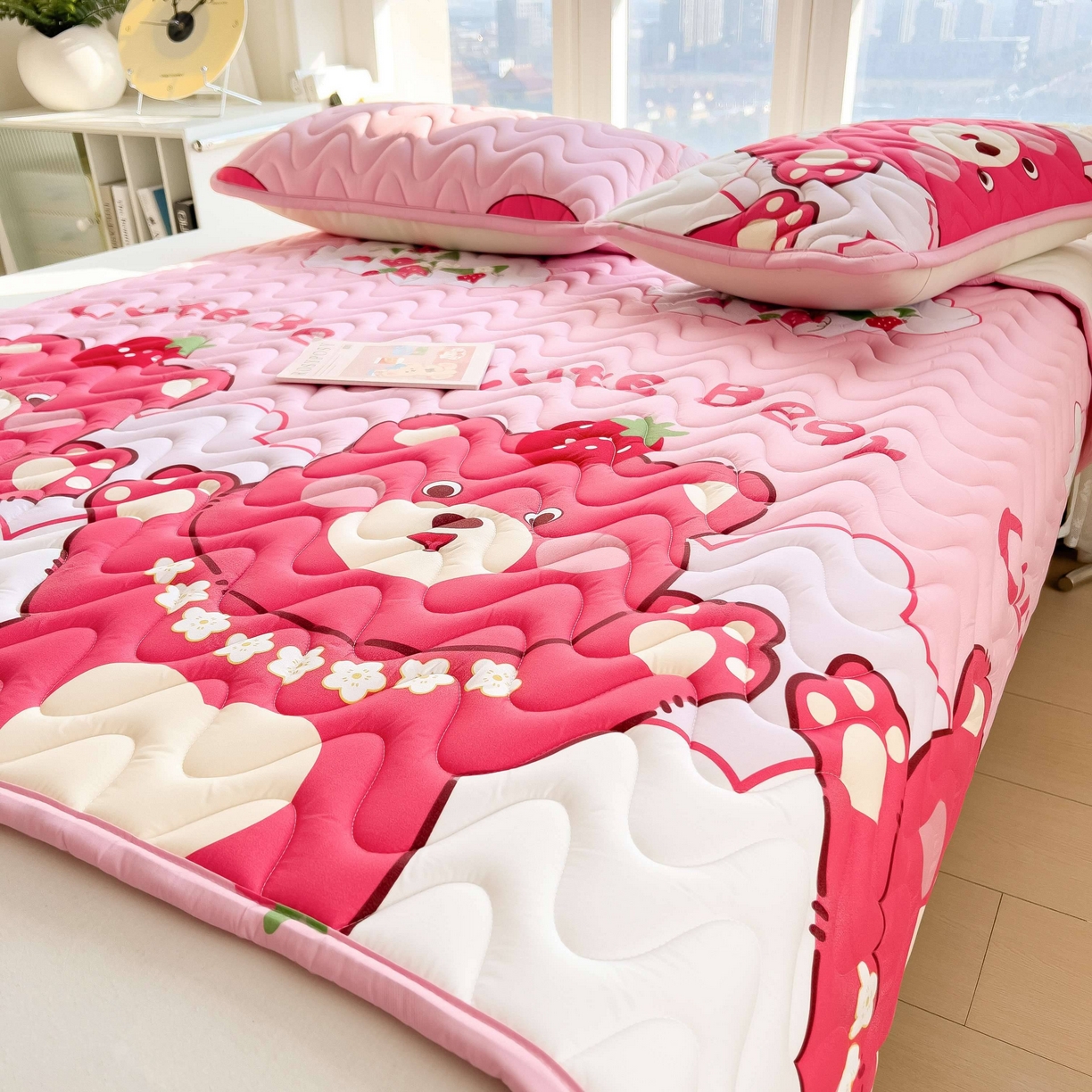 91家纺网 家纺一手货源 找家纺 希廷顿 2026新款印花夹棉防水床垫 草莓熊