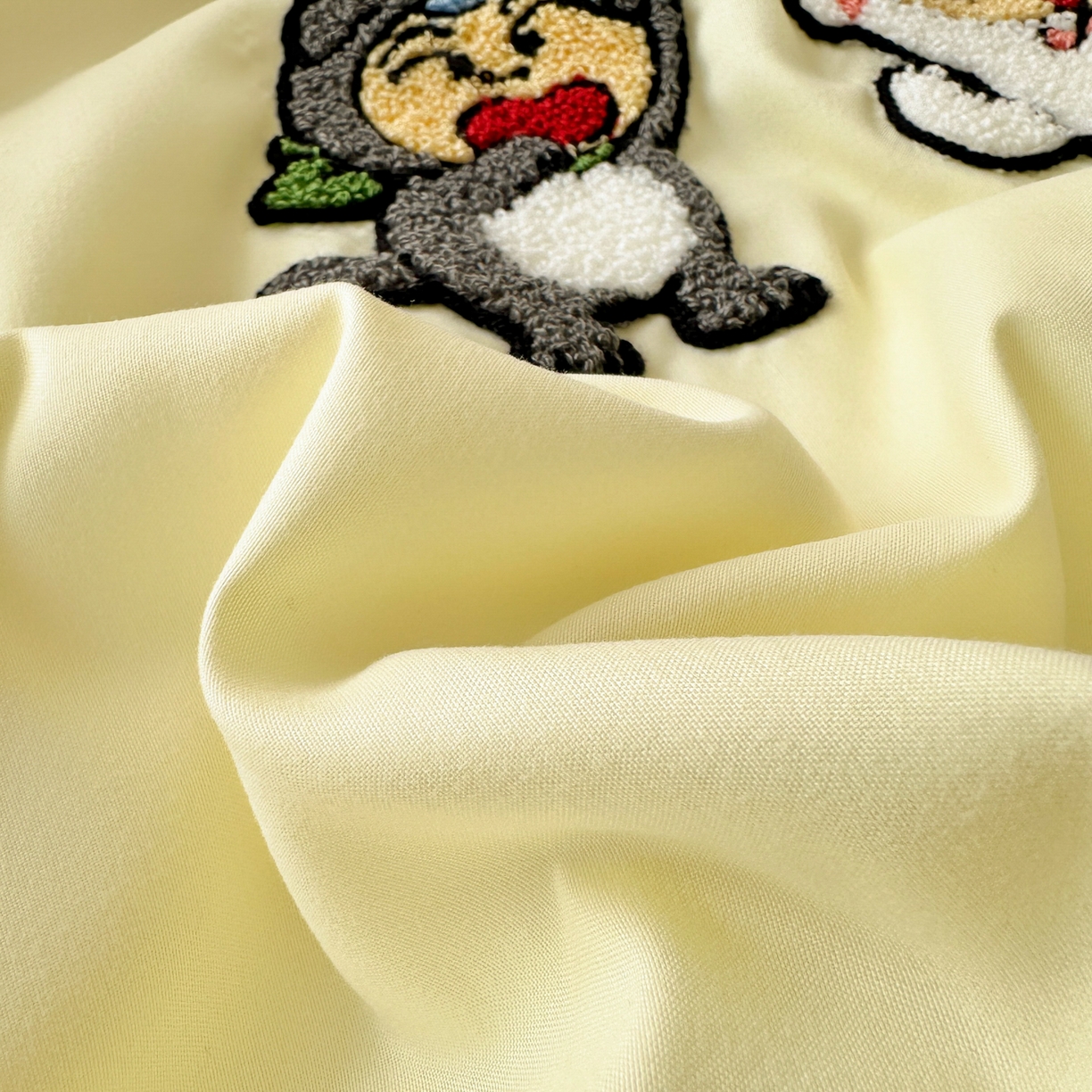 91家纺网 家纺一手货源 找家纺 一霖家纺 2026新款高克重云朵棉正版蜡笔小新夏凉被空调被夏被四件套  小红书热推爆款 夏被-小新变装秀