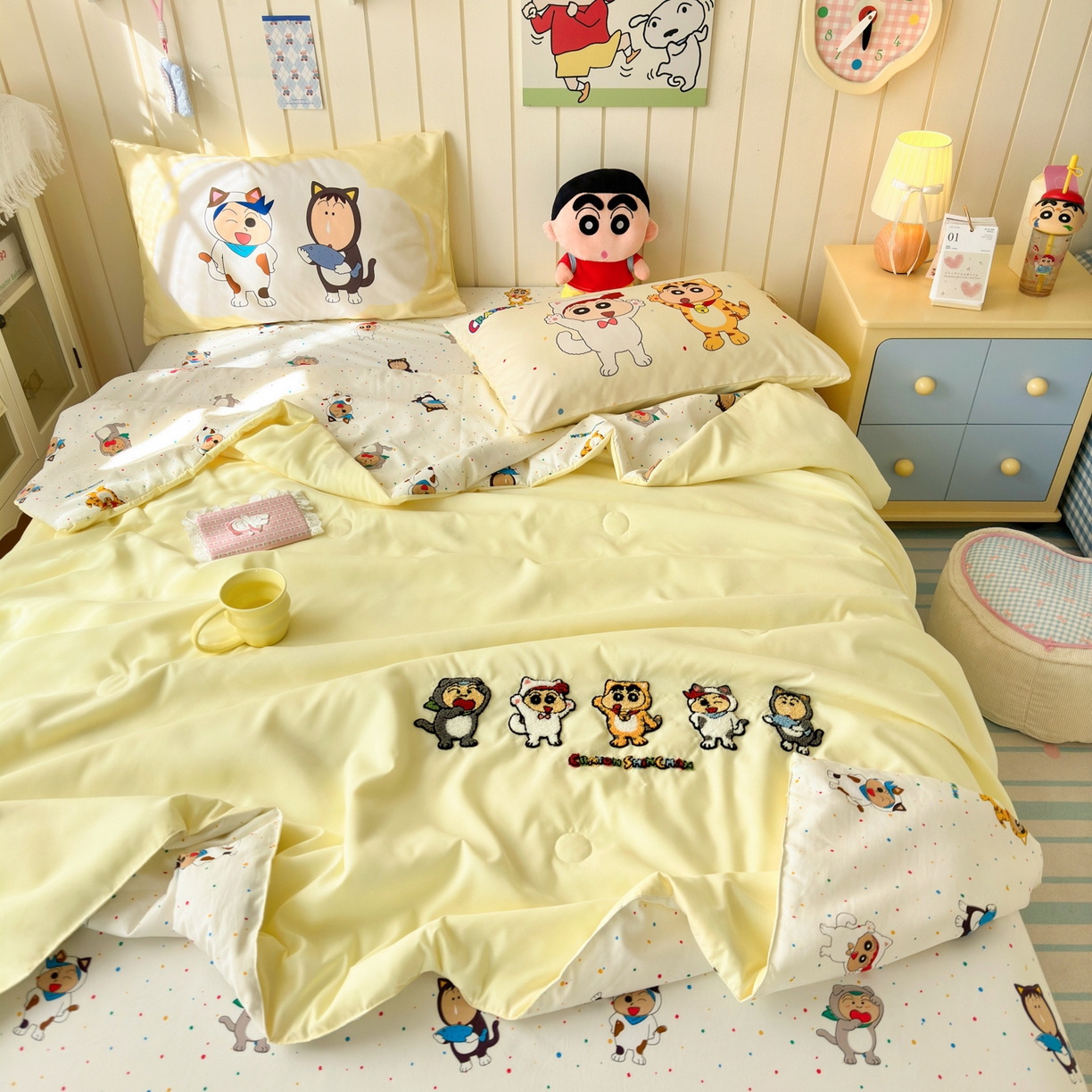 91家纺网 家纺一手货源 找家纺 一霖家纺 2026新款高克重云朵棉正版蜡笔小新夏凉被空调被夏被四件套  小红书热推爆款 夏被-小新变装秀