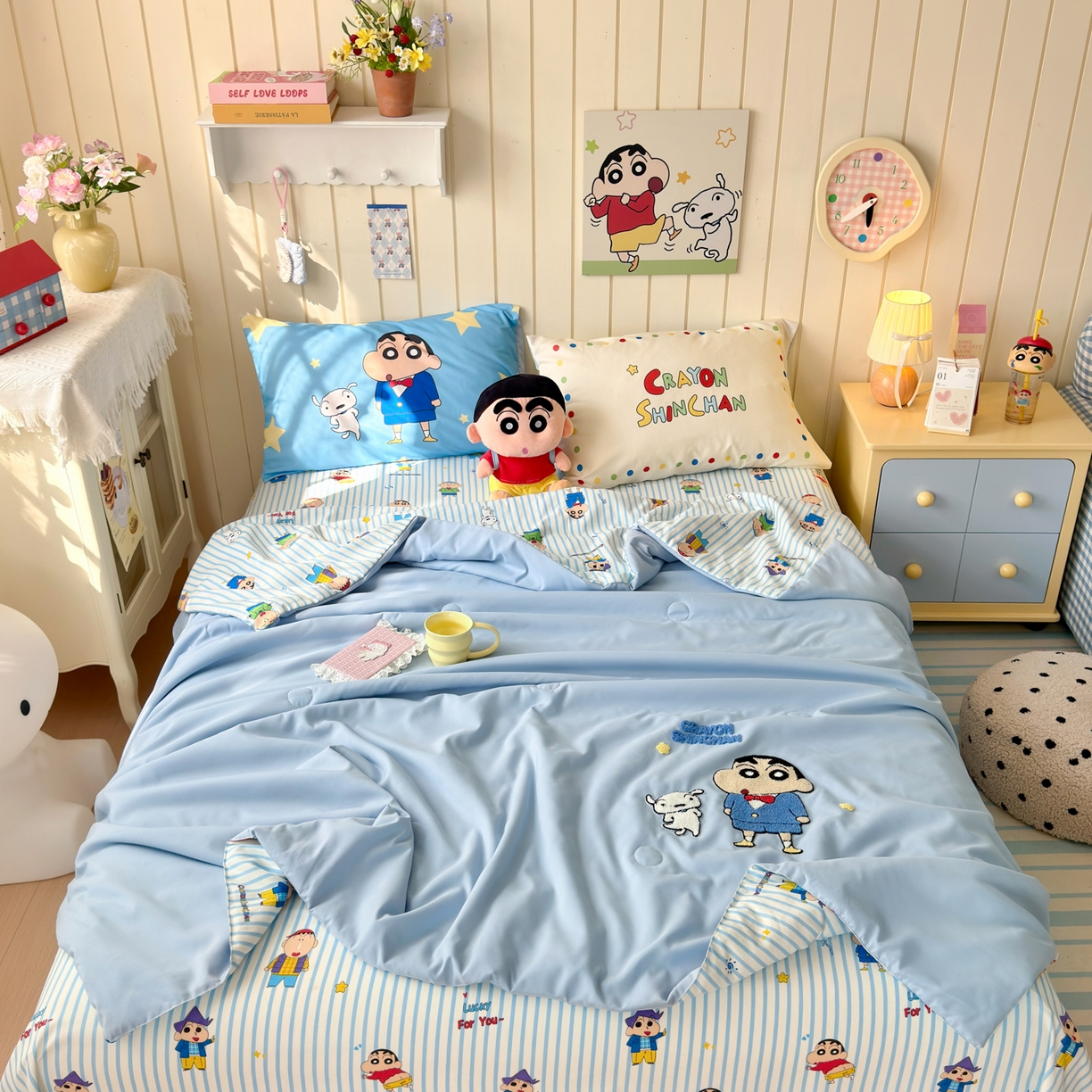 91家纺网 家纺一手货源 找家纺 一霖家纺 2026新款高克重云朵棉正版蜡笔小新夏凉被空调被夏被四件套  小红书热推爆款 夏被-海盐蜡笔小新