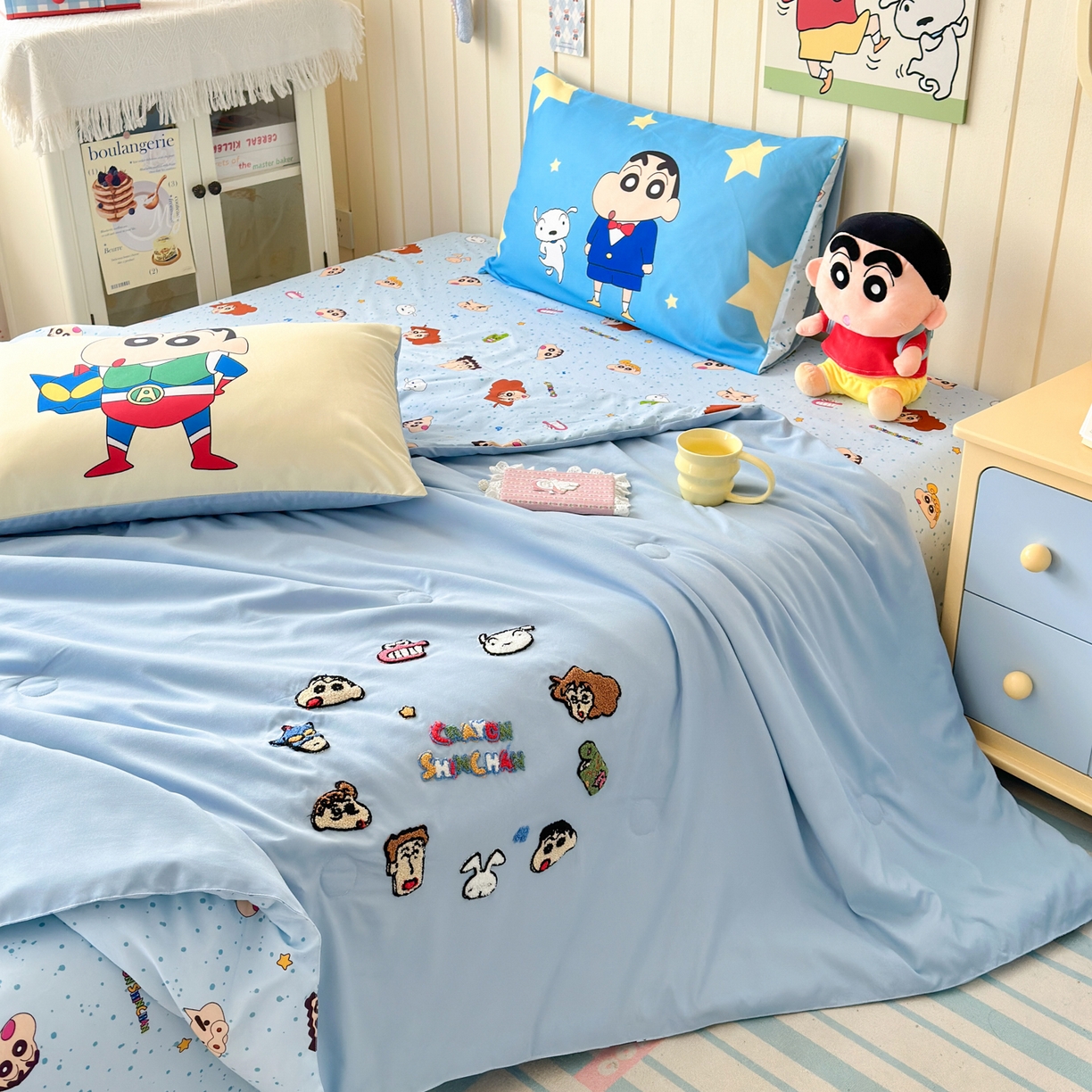 91家纺网 家纺一手货源 找家纺 一霖家纺 2026新款高克重云朵棉正版蜡笔小新夏凉被空调被夏被四件套  小红书热推爆款 夏被-小新大家族