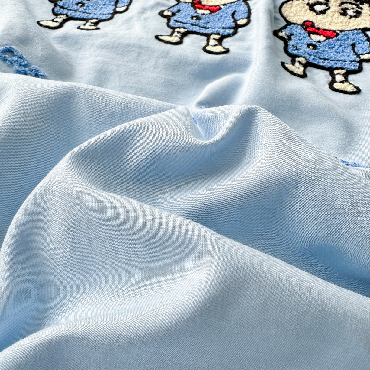 91家纺网 家纺一手货源 找家纺 一霖家纺 2026新款高克重云朵棉正版蜡笔小新夏凉被空调被夏被四件套  小红书热推爆款 夏被-小新BIUBIU