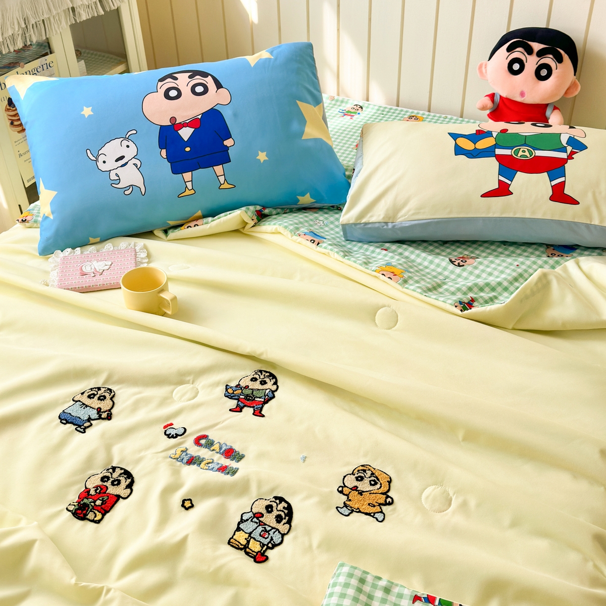 91家纺网 家纺一手货源 找家纺 一霖家纺 2026新款高克重云朵棉正版蜡笔小新夏凉被空调被夏被四件套  小红书热推爆款 夏被-动感光波