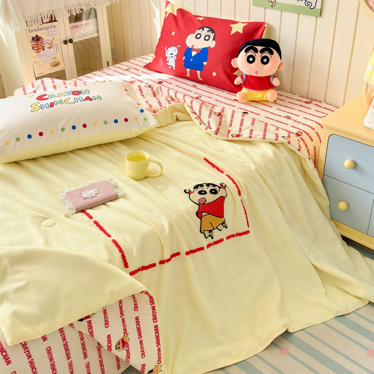 91家纺网 家纺一手货源 找家纺 一霖家纺 2026新款高克重云朵棉正版蜡笔小新夏凉被空调被夏被四件套  小红书热推爆款 夏被-嗨皮小新