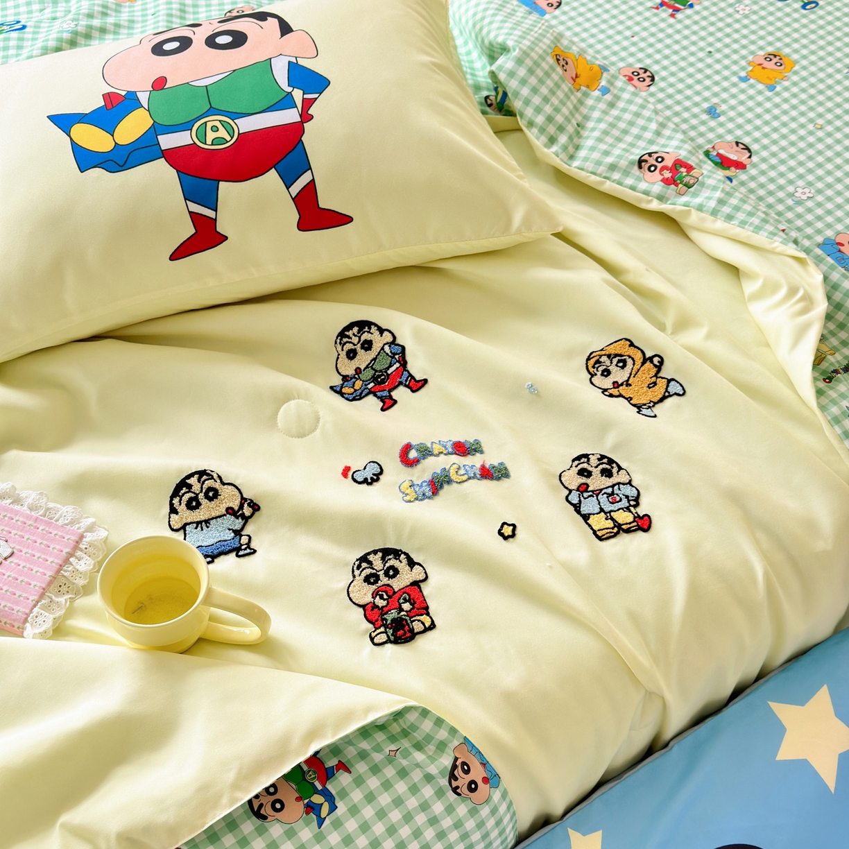 91家纺网 家纺一手货源 找家纺 一霖家纺 2026新款高克重云朵棉正版蜡笔小新夏凉被空调被夏被四件套  小红书热推爆款 夏被-动感光波