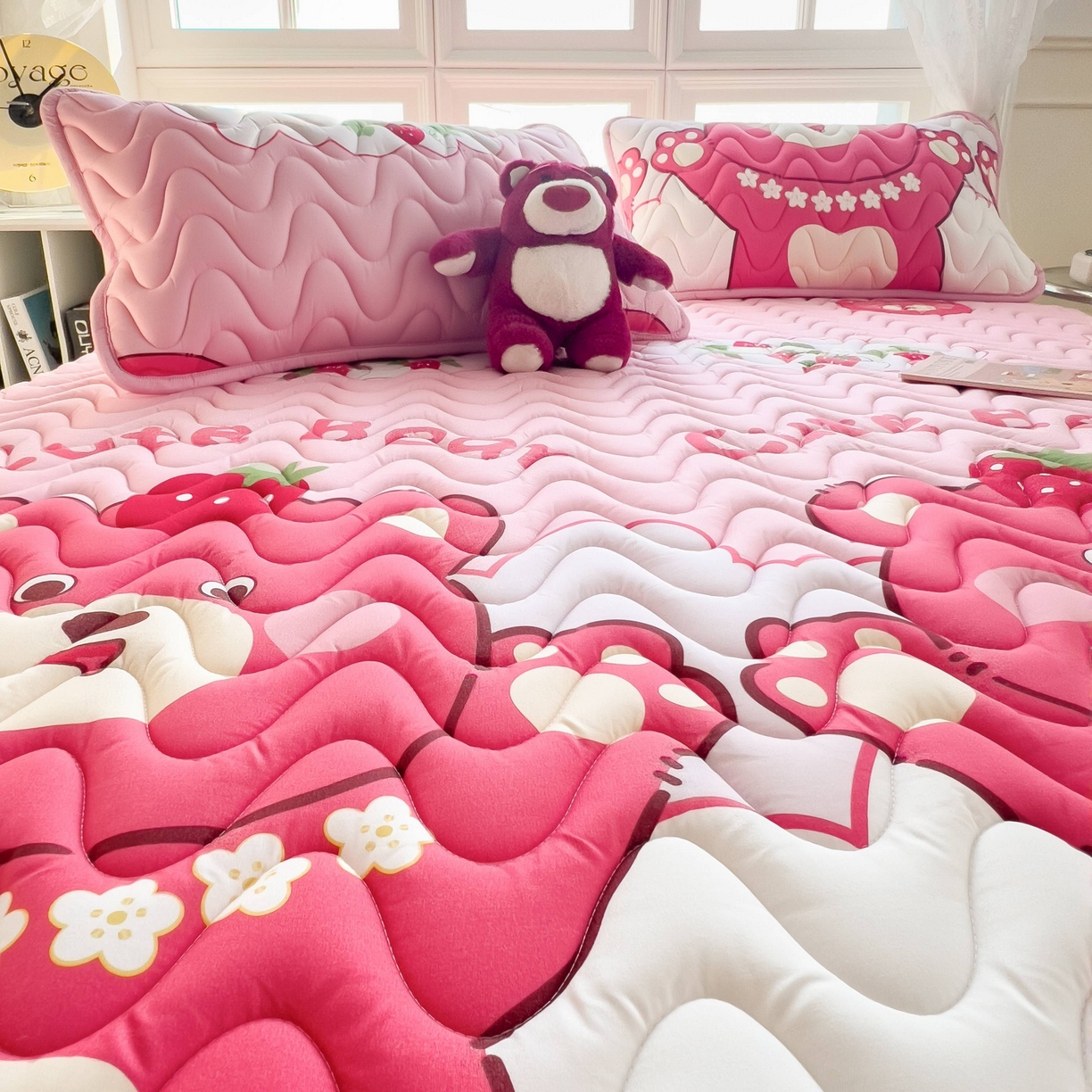 91家纺网 家纺一手货源 找家纺 希廷顿 2026新款印花夹棉防水床垫 草莓熊