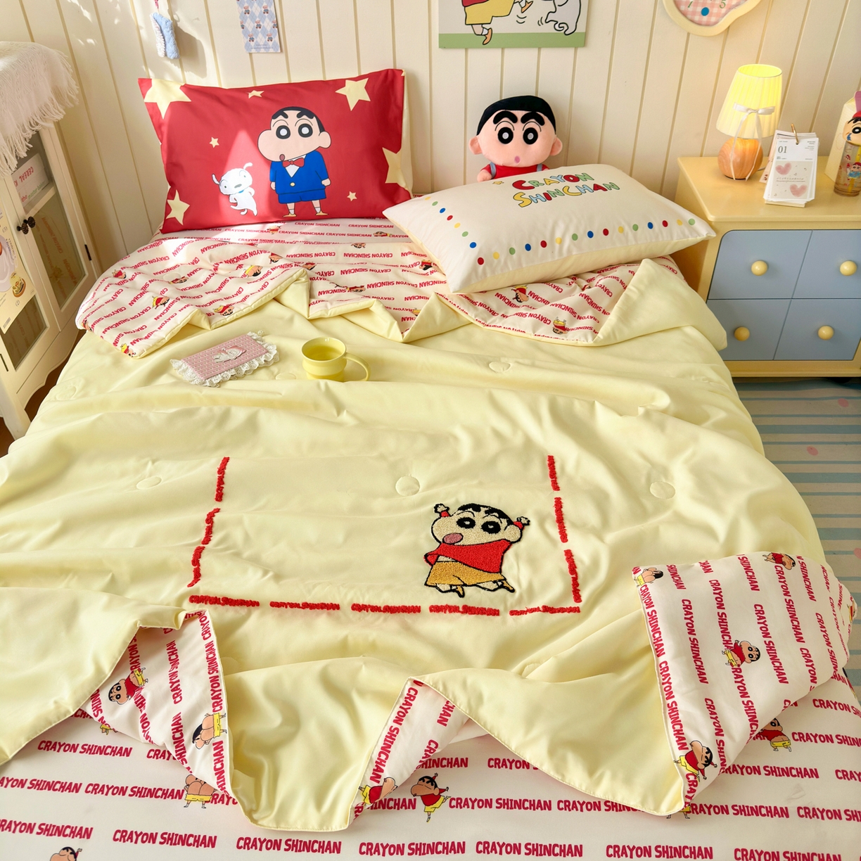 91家纺网 家纺一手货源 找家纺 一霖家纺 2026新款高克重云朵棉正版蜡笔小新夏凉被空调被夏被四件套  小红书热推爆款 夏被-嗨皮小新