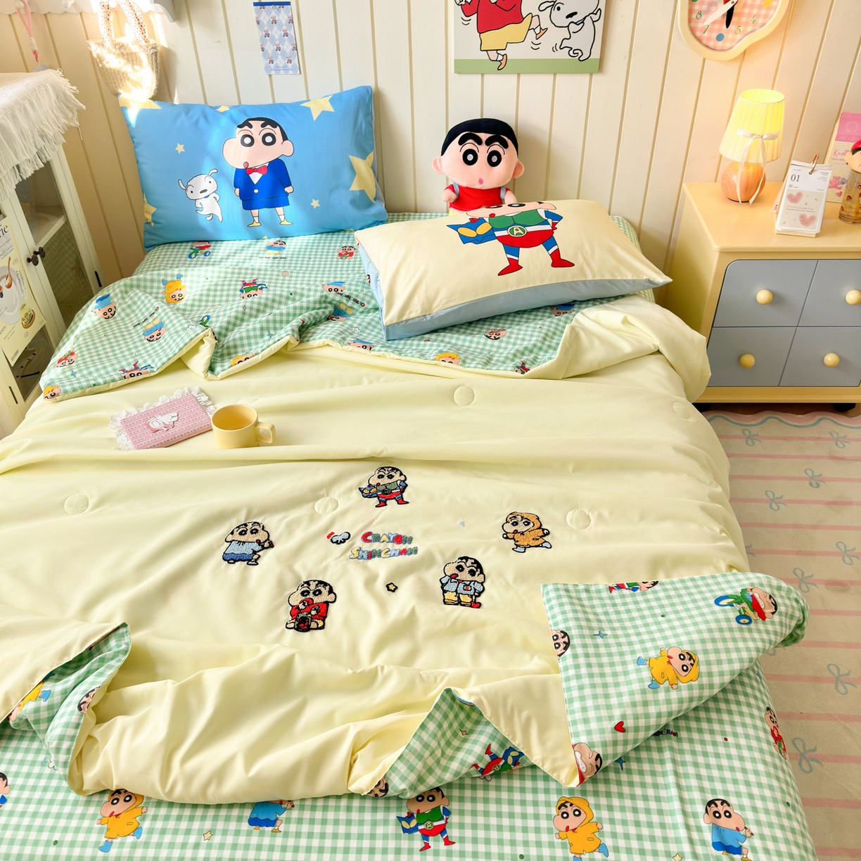 91家纺网 家纺一手货源 找家纺 一霖家纺 2026新款高克重云朵棉正版蜡笔小新夏凉被空调被夏被四件套  小红书热推爆款 夏被-动感光波