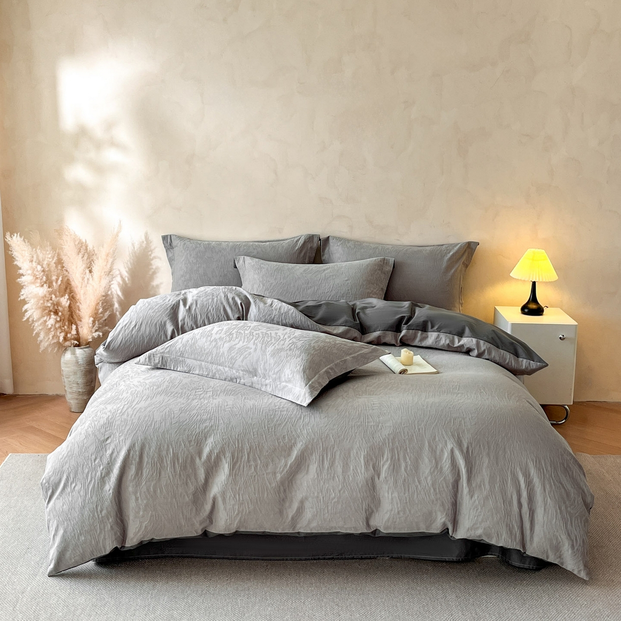 91家纺网 家纺一手货源 找家纺 火麒麟家纺 2026新款A类全棉纯棉水洗立体浮雕提花纯棉四件套 克拉拉（太空灰）