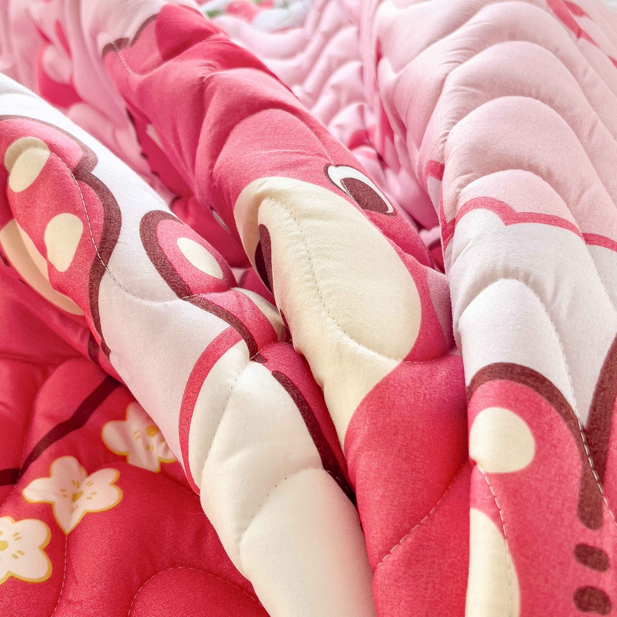 91家纺网 家纺一手货源 找家纺 希廷顿 2026新款印花夹棉防水床垫 草莓熊