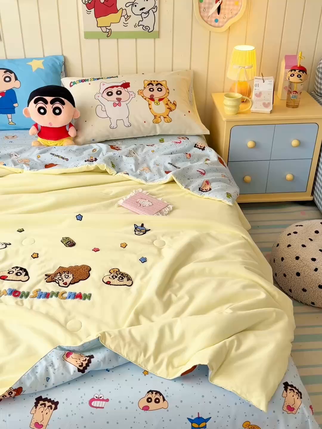 91家纺网 家纺一手货源 找家纺 一霖家纺 2026新款高克重云朵棉正版蜡笔小新夏凉被空调被夏被四件套  小红书热推爆款 夏被-呆萌蜡笔小新