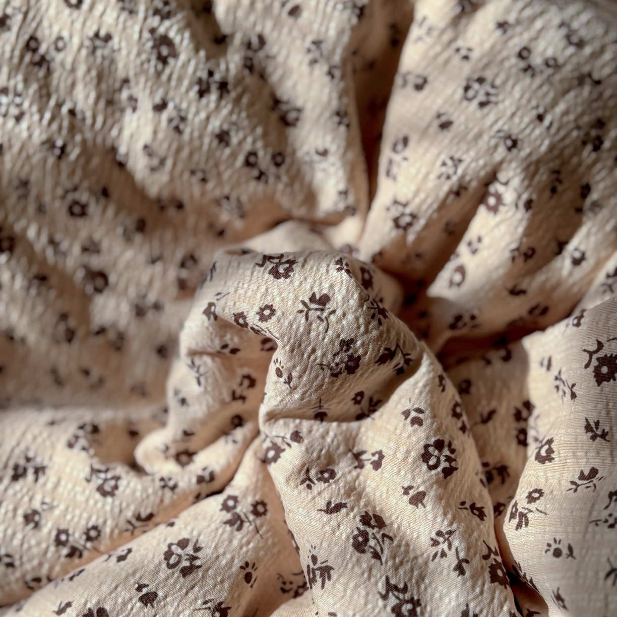 91家纺网 家纺一手货源 找家纺 芭比蔓家纺 2026春夏新款皱皱纱印花四件套 恋夏