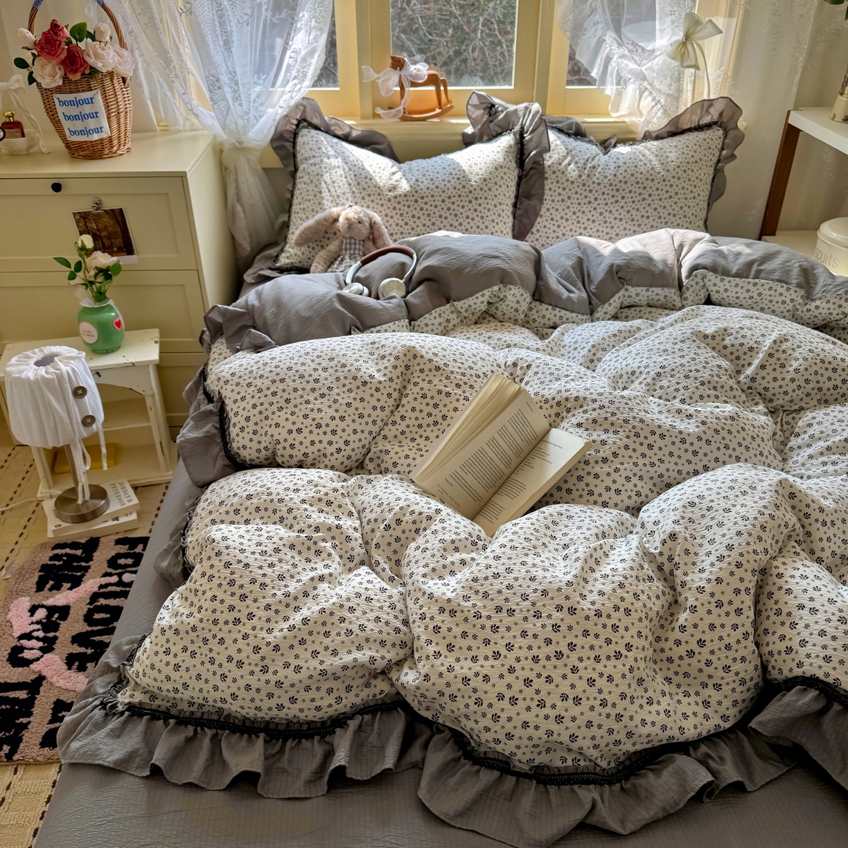 91家纺网 家纺一手货源 找家纺 芭比蔓家纺 2026春夏新款皱皱纱印花四件套 花海迷情