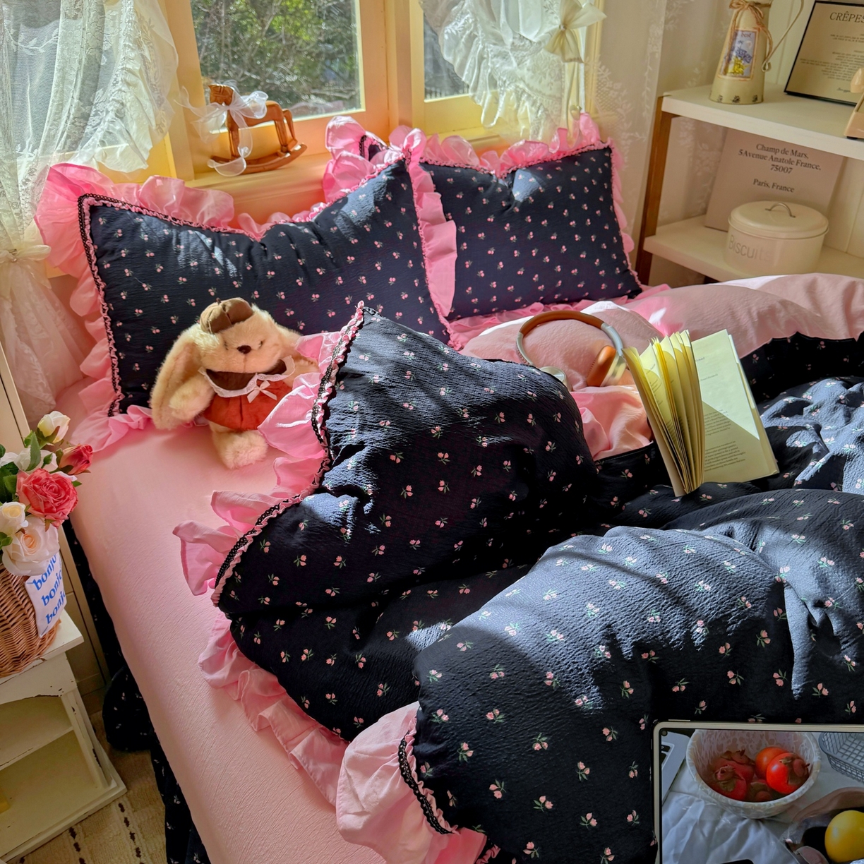 91家纺网 家纺一手货源 找家纺 芭比蔓家纺 2026春夏新款皱皱纱印花四件套 陌上花颜