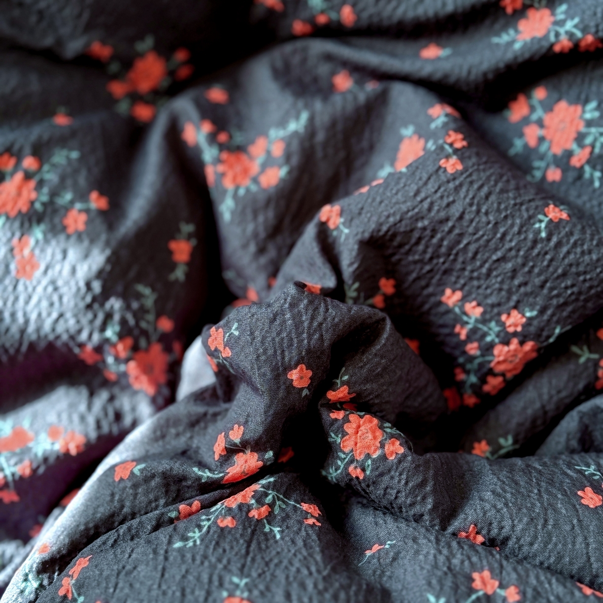 91家纺网 家纺一手货源 找家纺 芭比蔓家纺 2026春夏新款皱皱纱印花四件套 甜蜜蜜