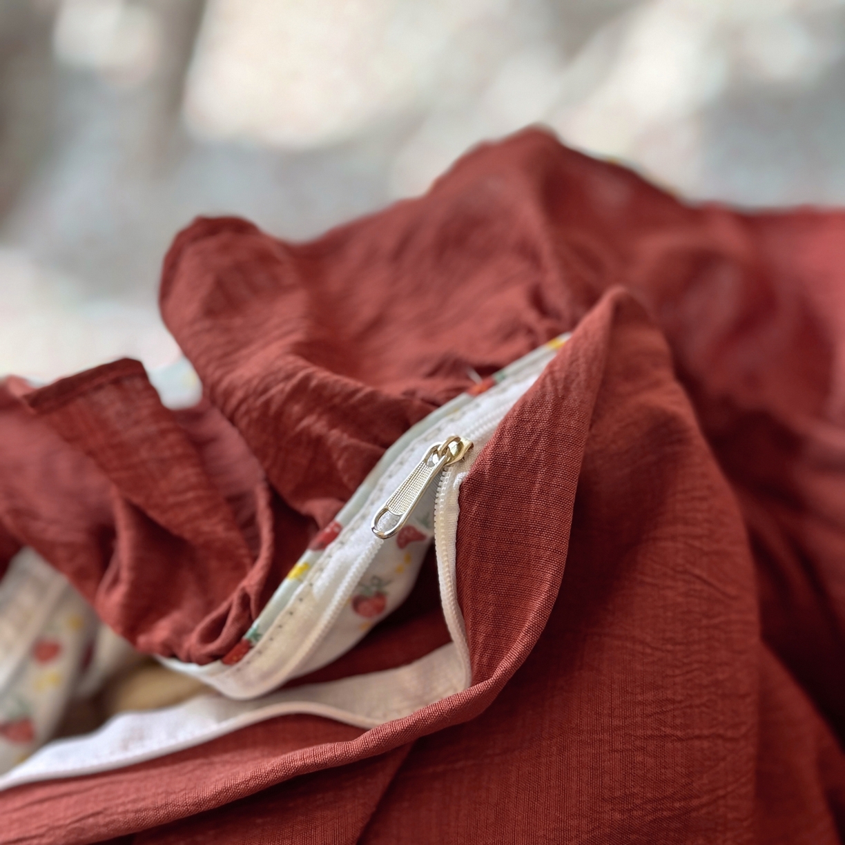 91家纺网 家纺一手货源 找家纺 芭比蔓家纺 2026春夏新款皱皱纱印花四件套 花月佳期