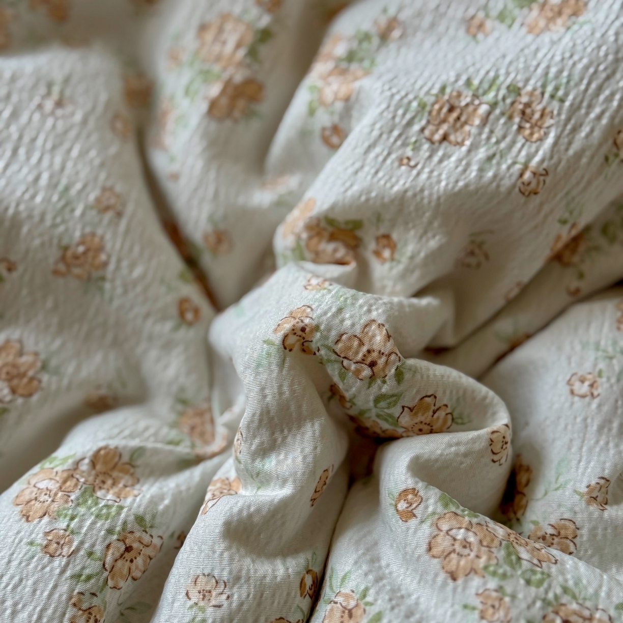 91家纺网 家纺一手货源 找家纺 芭比蔓家纺 2026春夏新款皱皱纱印花四件套 云梦