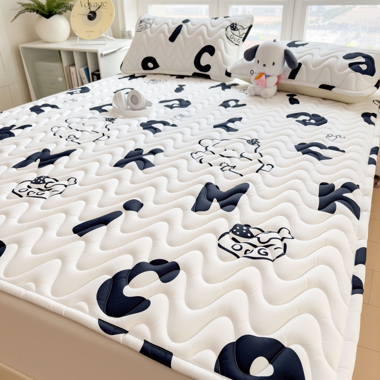 91家纺网 家纺一手货源 找家纺 希廷顿 2026新款印花夹棉防水床垫 萌宠狗