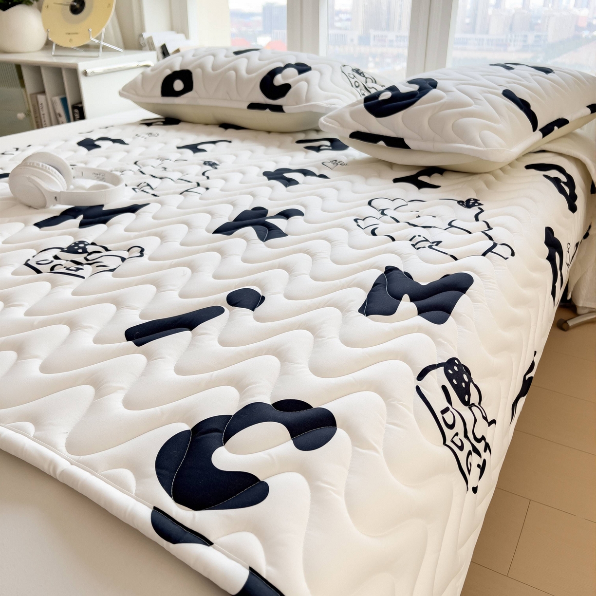 91家纺网 家纺一手货源 找家纺 希廷顿 2026新款印花夹棉防水床垫 萌宠狗