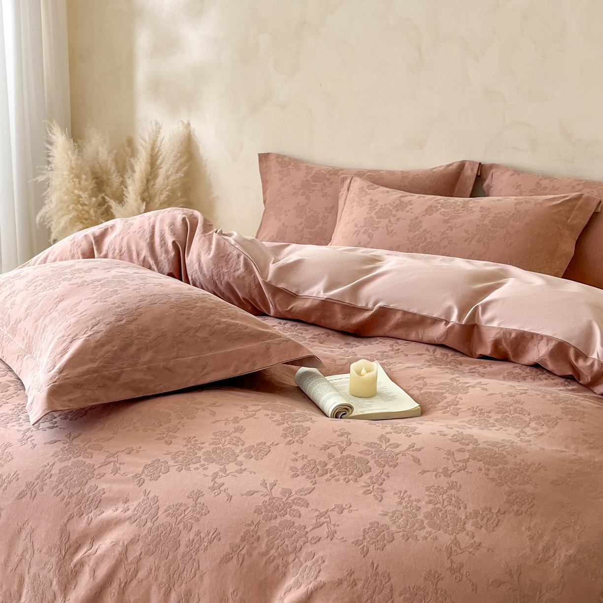 91家纺网 家纺一手货源 找家纺 火麒麟家纺 2026新款A类全棉纯棉水洗立体浮雕提花纯棉四件套 山野暮色（深豆沙）