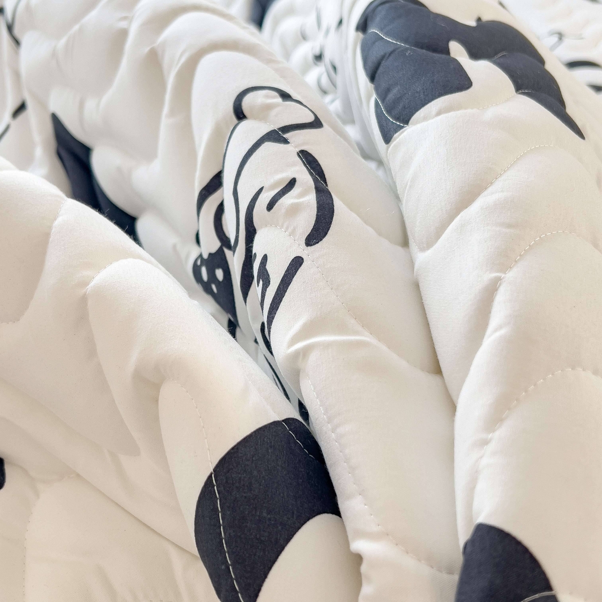 91家纺网 家纺一手货源 找家纺 希廷顿 2026新款印花夹棉防水床垫 萌宠狗