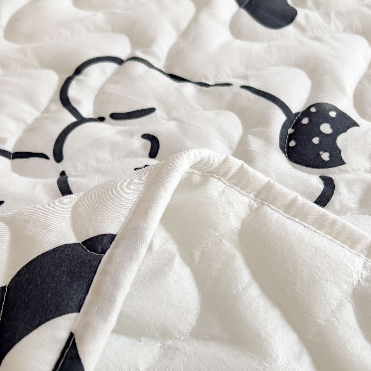 91家纺网 家纺一手货源 找家纺 希廷顿 2026新款印花夹棉防水床垫 萌宠狗