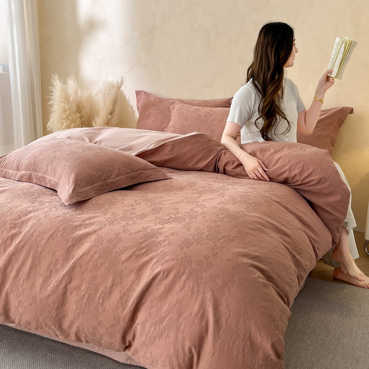 91家纺网 家纺一手货源 找家纺 火麒麟家纺 2026新款A类全棉纯棉水洗立体浮雕提花纯棉四件套 山野暮色（深豆沙）