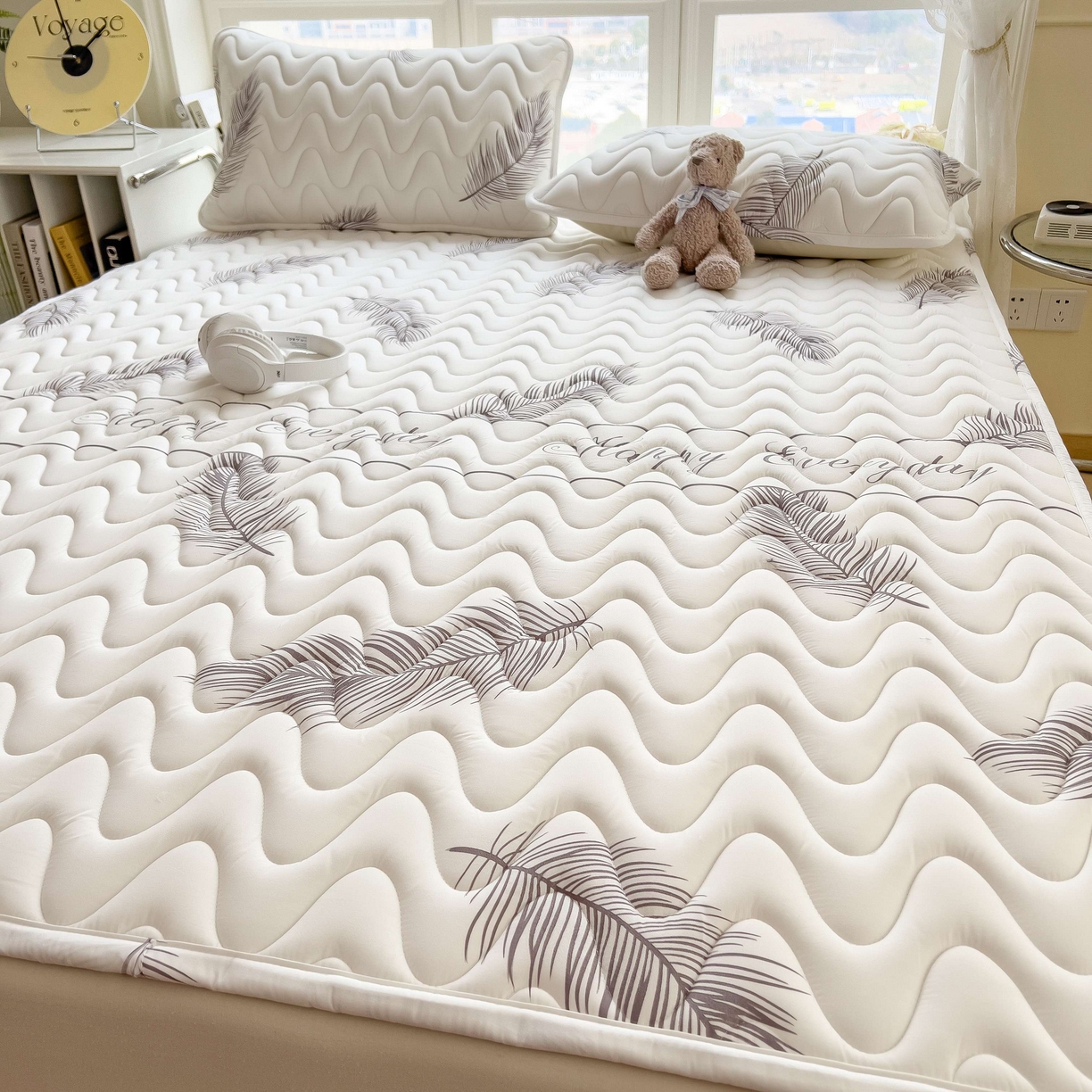 91家纺网 家纺一手货源 找家纺 希廷顿 2026新款印花夹棉防水床垫 梦幻森林