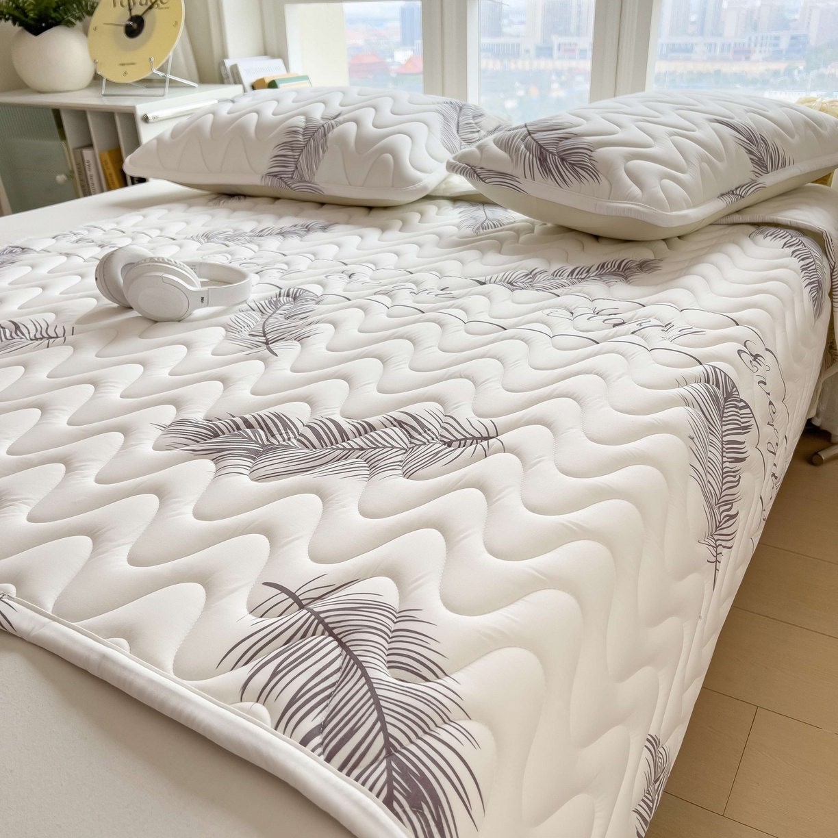 91家纺网 家纺一手货源 找家纺 希廷顿 2026新款印花夹棉防水床垫 梦幻森林