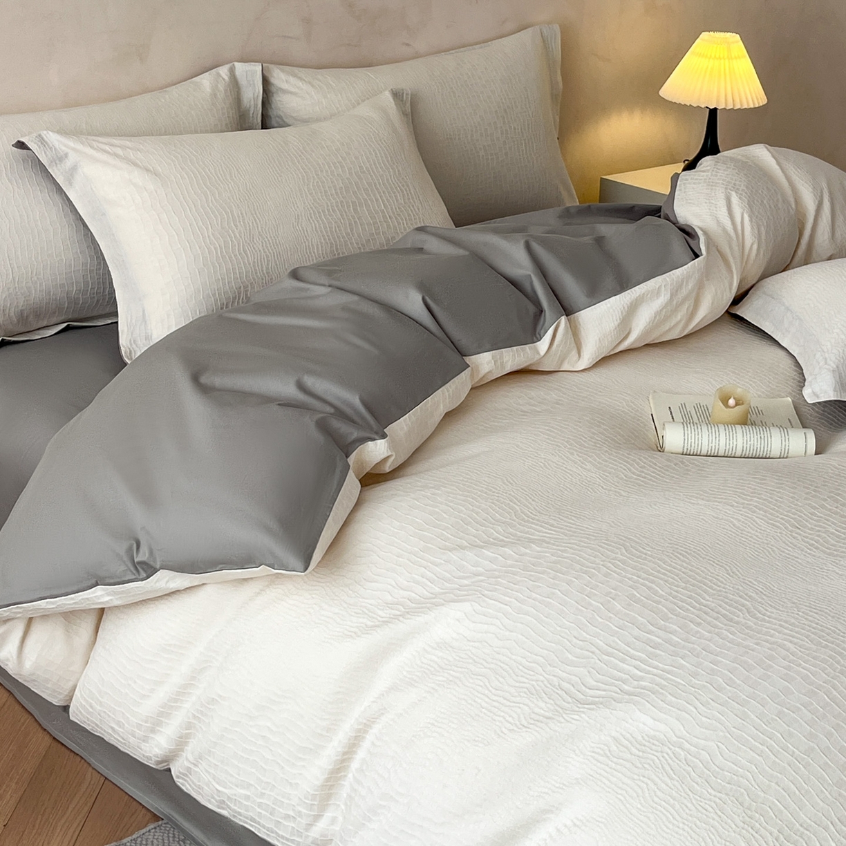 91家纺网 家纺一手货源 找家纺 火麒麟家纺 2026新款A类全棉纯棉水洗立体浮雕提花纯棉四件套 石烁（奶昔白）