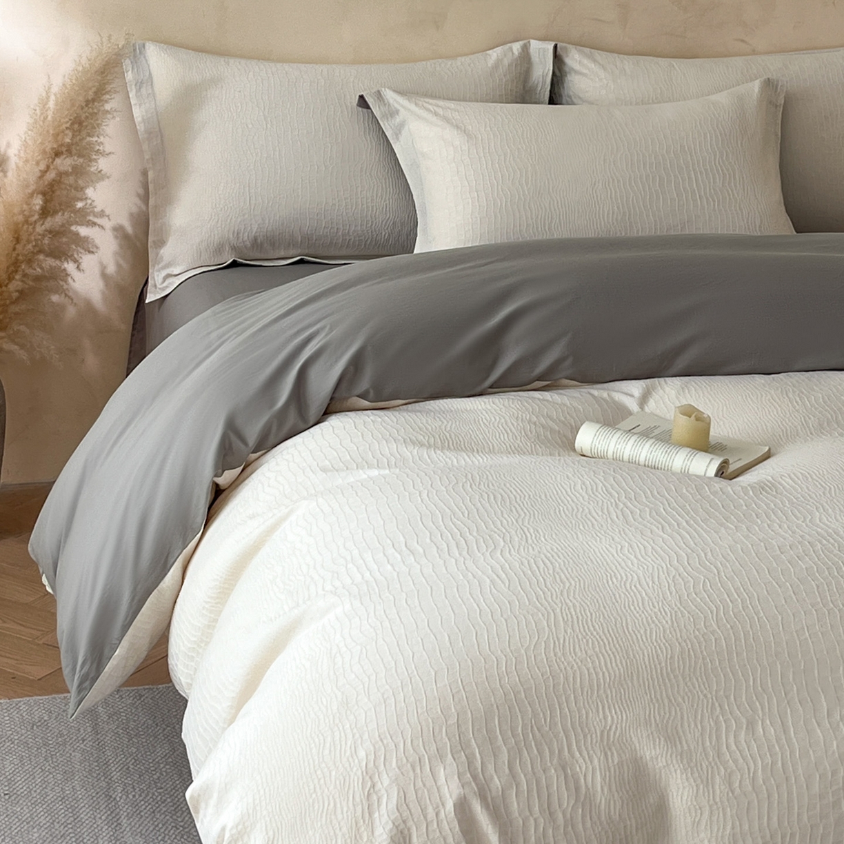 91家纺网 家纺一手货源 找家纺 火麒麟家纺 2026新款A类全棉纯棉水洗立体浮雕提花纯棉四件套 石烁（奶昔白）