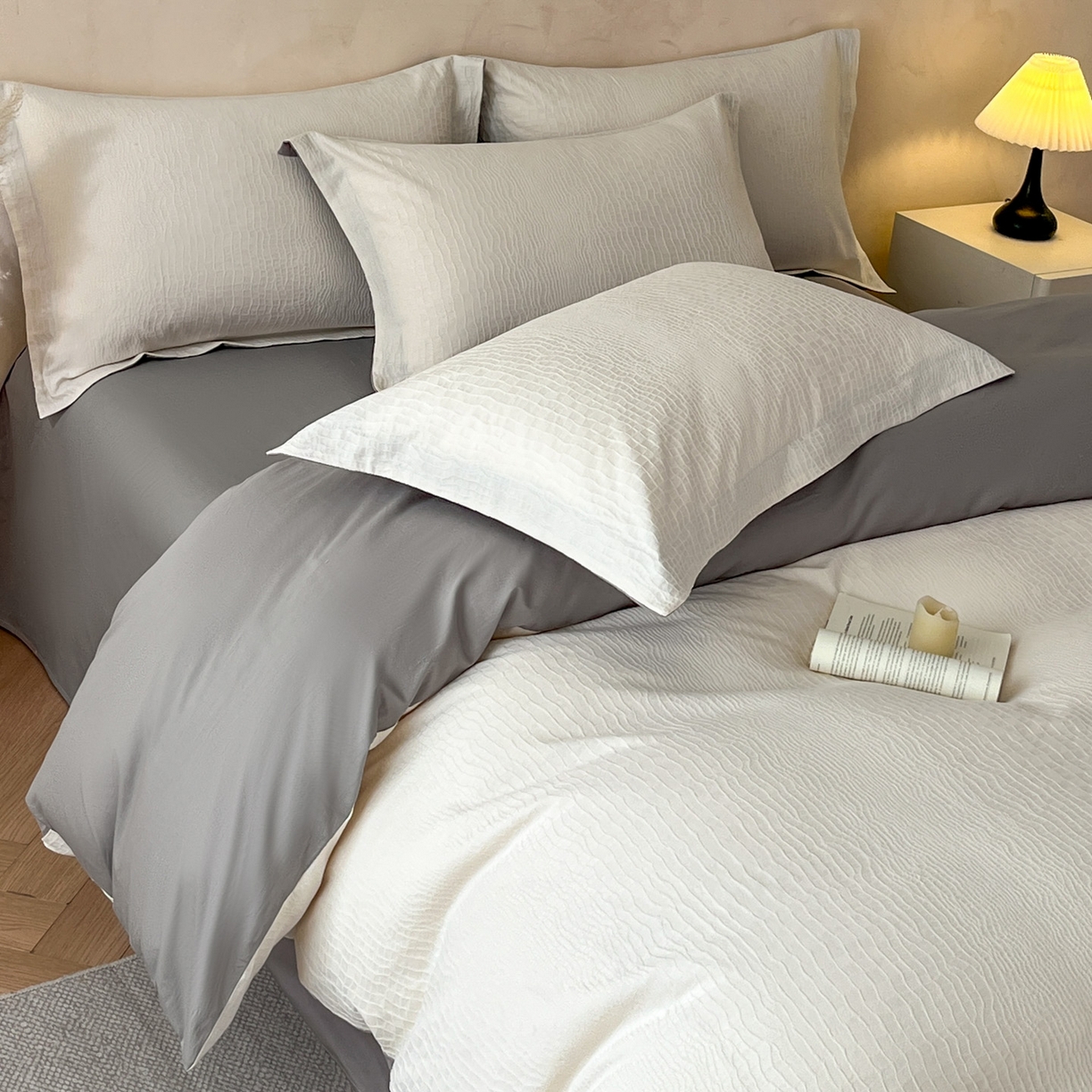 91家纺网 家纺一手货源 找家纺 火麒麟家纺 2026新款A类全棉纯棉水洗立体浮雕提花纯棉四件套 石烁（奶昔白）