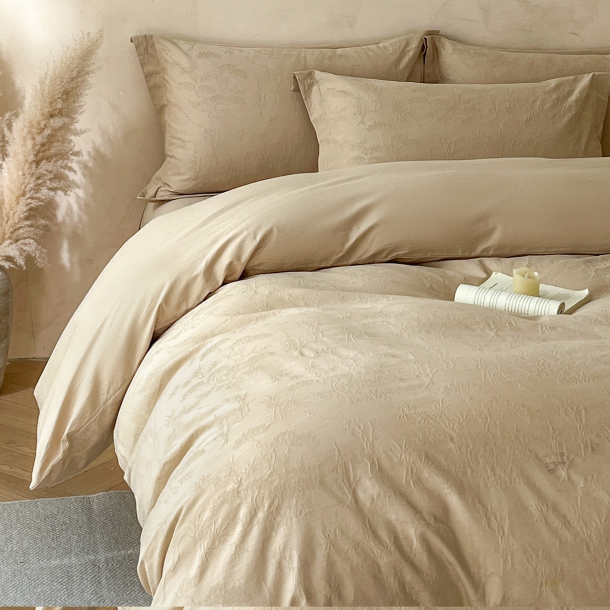 91家纺网 家纺一手货源 找家纺 火麒麟家纺 2026新款A类全棉纯棉水洗立体浮雕提花纯棉四件套 晓野风颂（米杏）