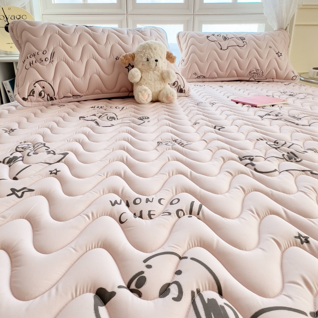 91家纺网 家纺一手货源 找家纺 希廷顿 2026新款印花夹棉防水床垫 星星犬