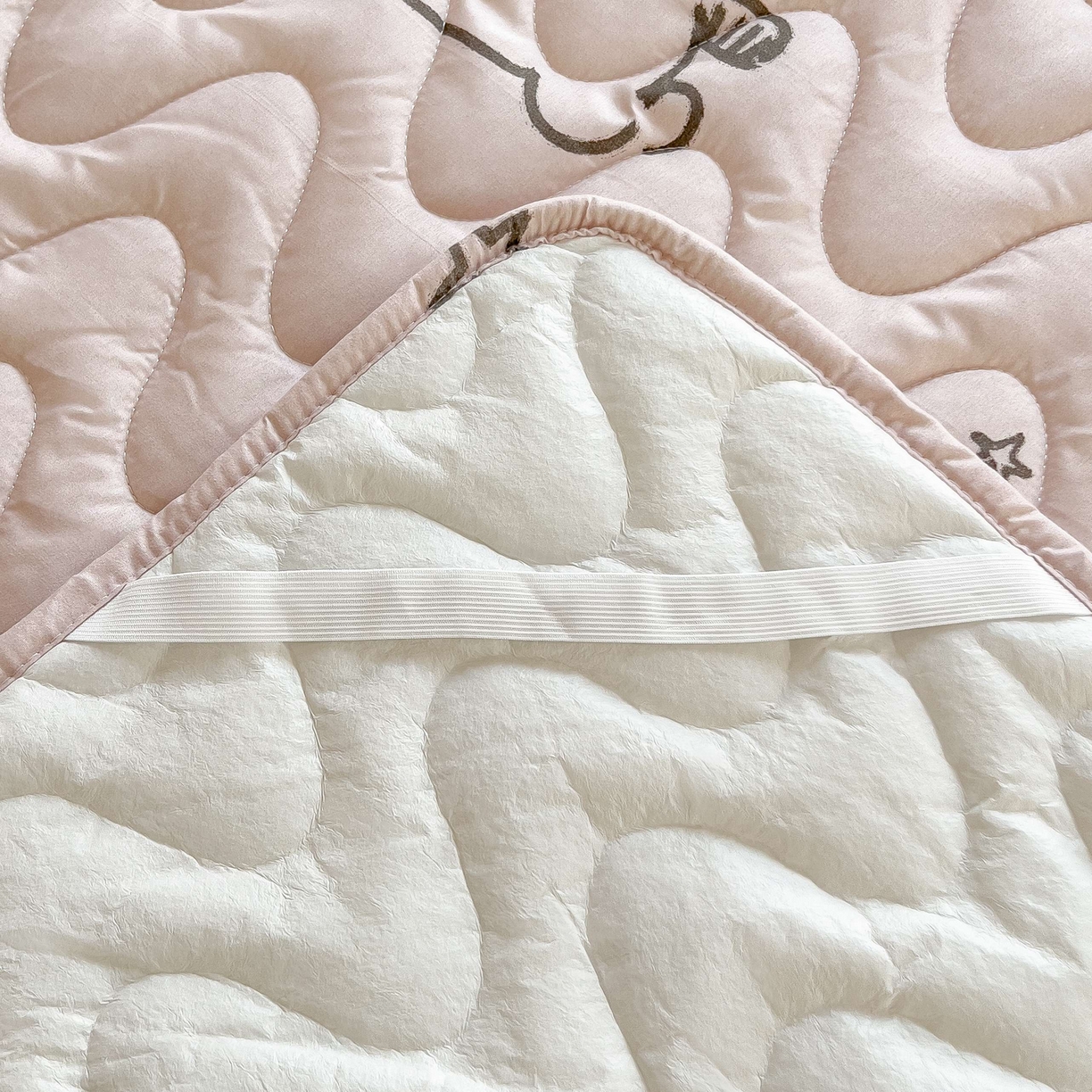 91家纺网 家纺一手货源 找家纺 希廷顿 2026新款印花夹棉防水床垫 星星犬