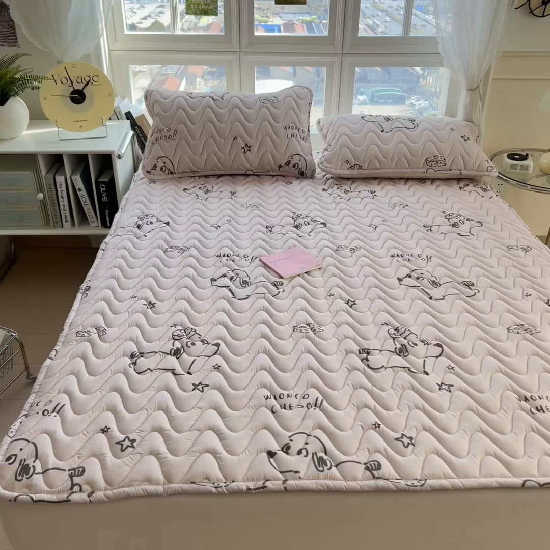 91家纺网 家纺一手货源 找家纺 希廷顿 2026新款印花夹棉防水床垫 星星犬