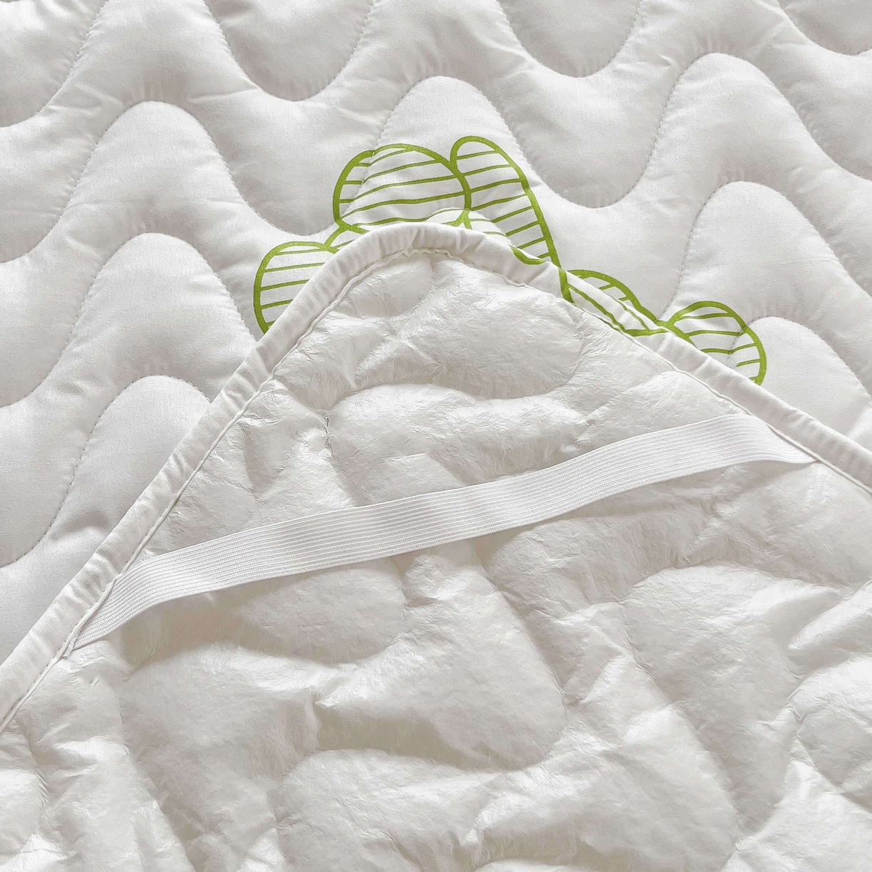 91家纺网 家纺一手货源 找家纺 希廷顿 2026新款印花夹棉防水床垫 熊本熊