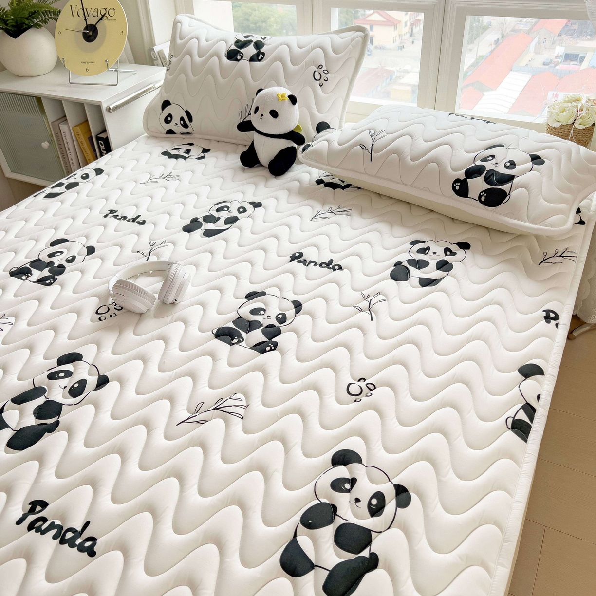 91家纺网 家纺一手货源 找家纺 希廷顿 2026新款印花夹棉防水床垫 熊猫攀竹