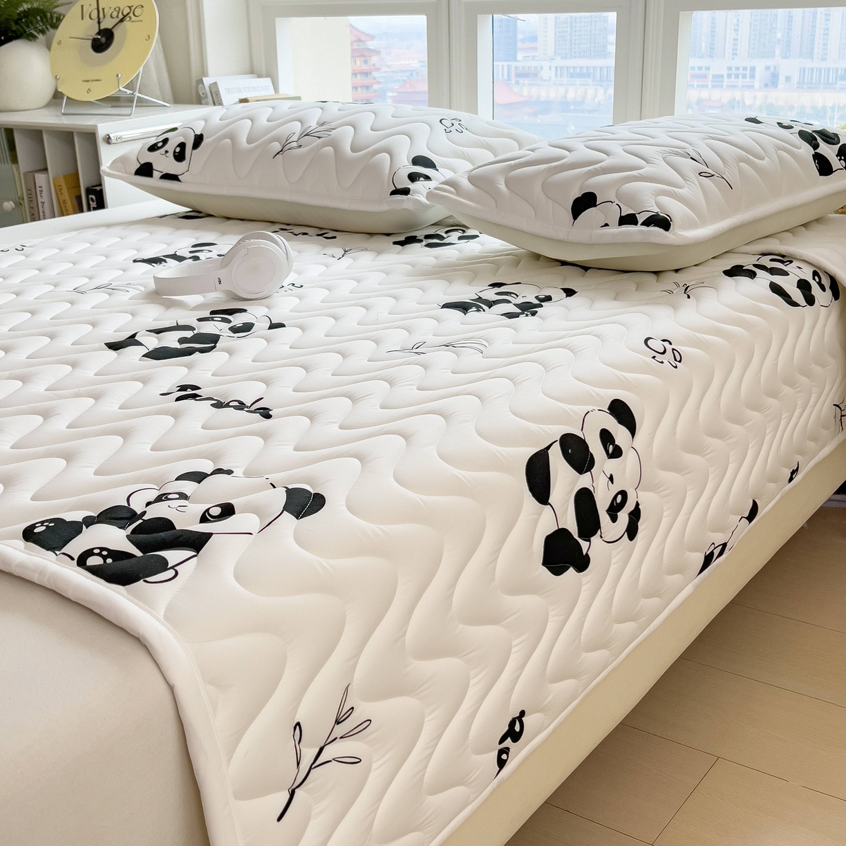 91家纺网 家纺一手货源 找家纺 希廷顿 2026新款印花夹棉防水床垫 熊猫攀竹