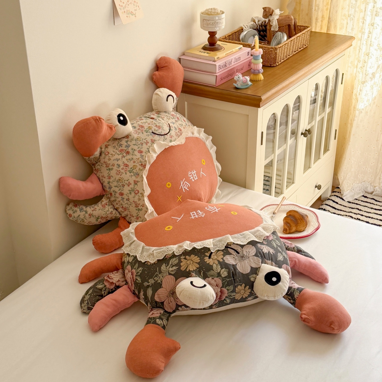 91家纺网 家纺一手货源 找家纺 （总）蔻眠 有钳人-卡通棉麻刺绣抱枕靠枕异型枕芯