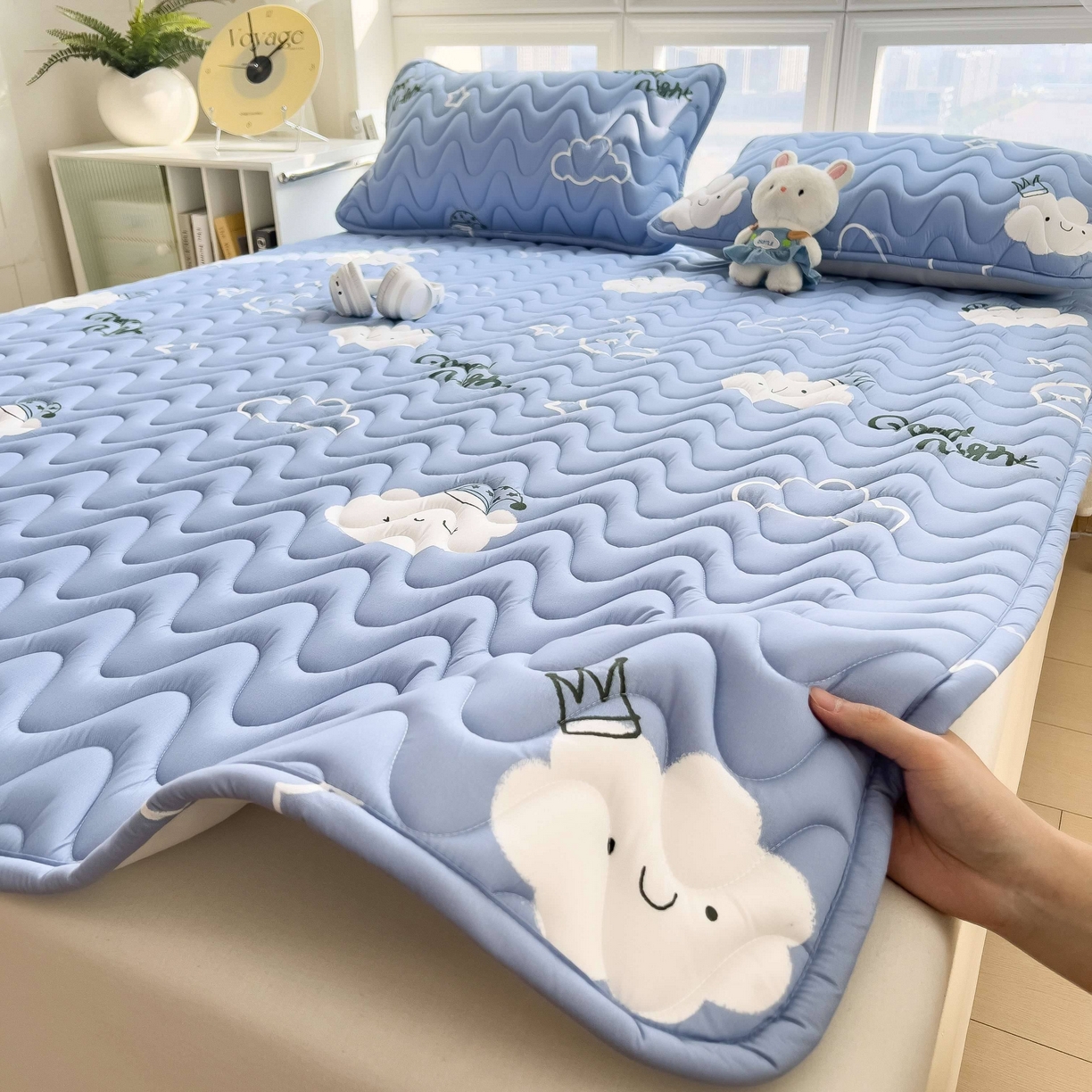 91家纺网 家纺一手货源 找家纺 希廷顿 2026新款印花夹棉防水床垫 云之恋