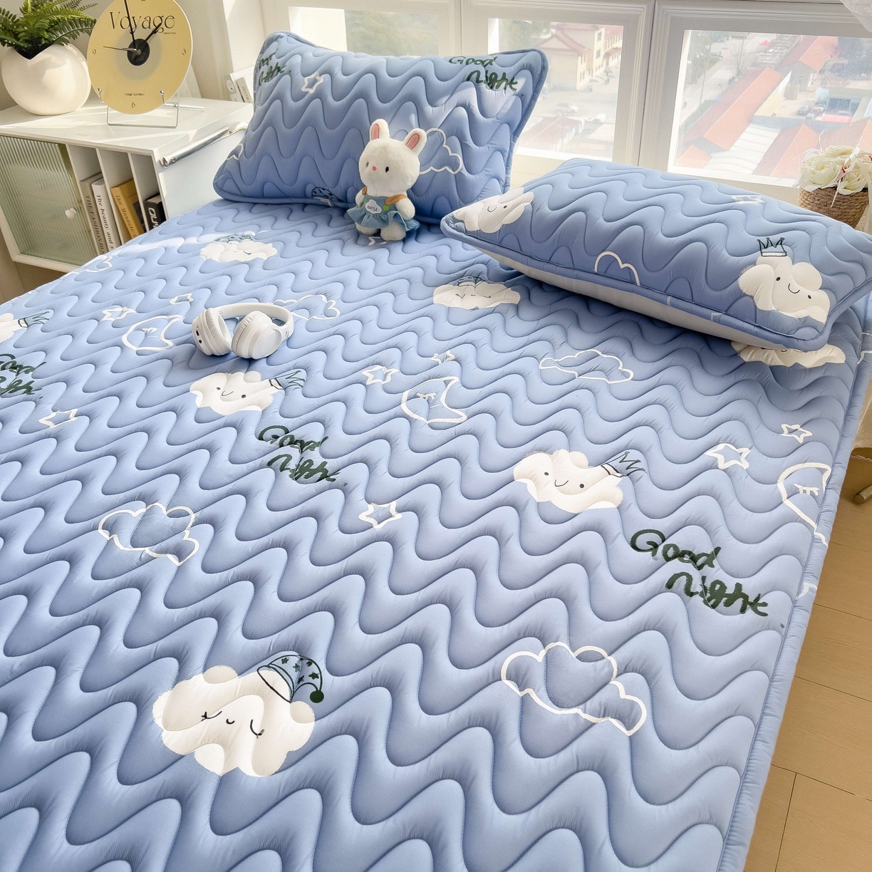 91家纺网 家纺一手货源 找家纺 希廷顿 2026新款印花夹棉防水床垫 云之恋