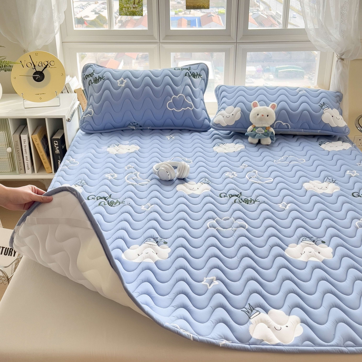 91家纺网 家纺一手货源 找家纺 希廷顿 2026新款印花夹棉防水床垫 云之恋