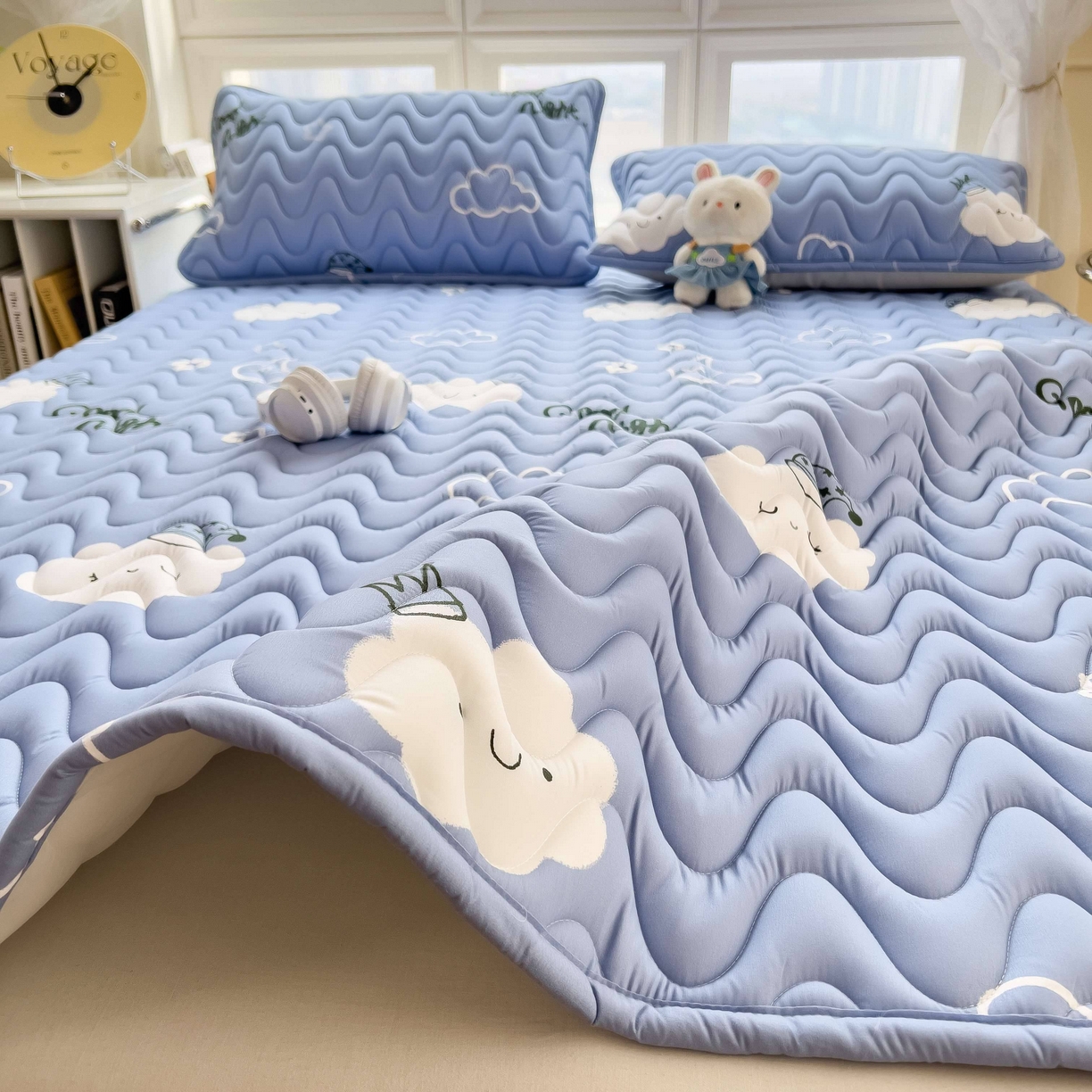 91家纺网 家纺一手货源 找家纺 希廷顿 2026新款印花夹棉防水床垫 云之恋