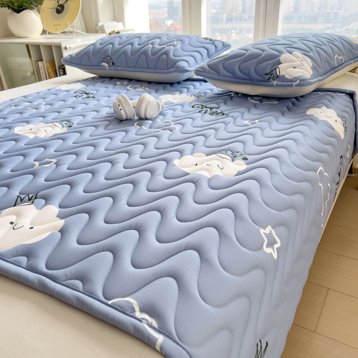 91家纺网 家纺一手货源 找家纺 希廷顿 2026新款印花夹棉防水床垫 云之恋