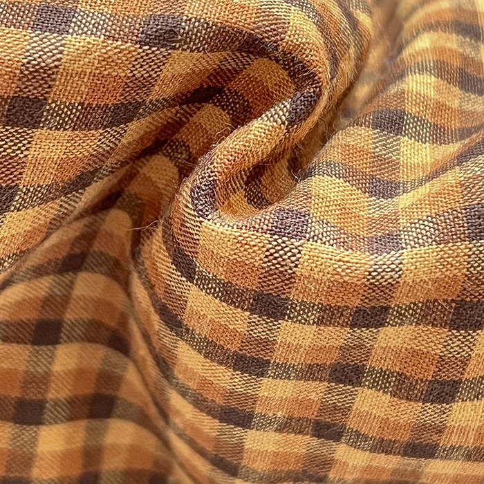 91家纺网 家纺一手货源 找家纺 古本家居 2026新款全棉贴布绣麻子狗抱枕被系列 全棉麻子狗黄格