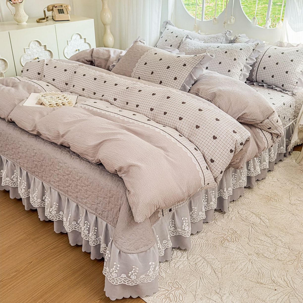 91家纺网 家纺一手货源 找家纺 雅眠居 2026直播爆款泡芙棉双层蕾丝花边床盖四件套 甜心-灰