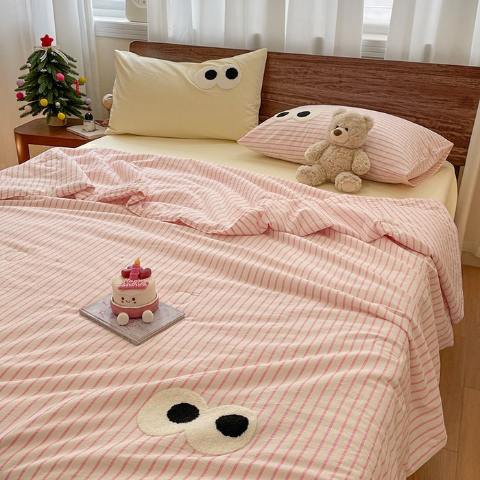 91家纺网 家纺一手货源 找家纺 （总）桃心家居 2026春夏新款A类ins云柔水洗棉升级毛巾绣大眼睛大豆单夏被夏被四件套