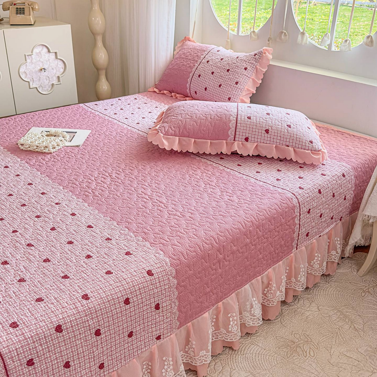 91家纺网 家纺一手货源 找家纺 雅眠居 2026直播爆款泡芙棉双层蕾丝花边床盖四件套 甜心-粉