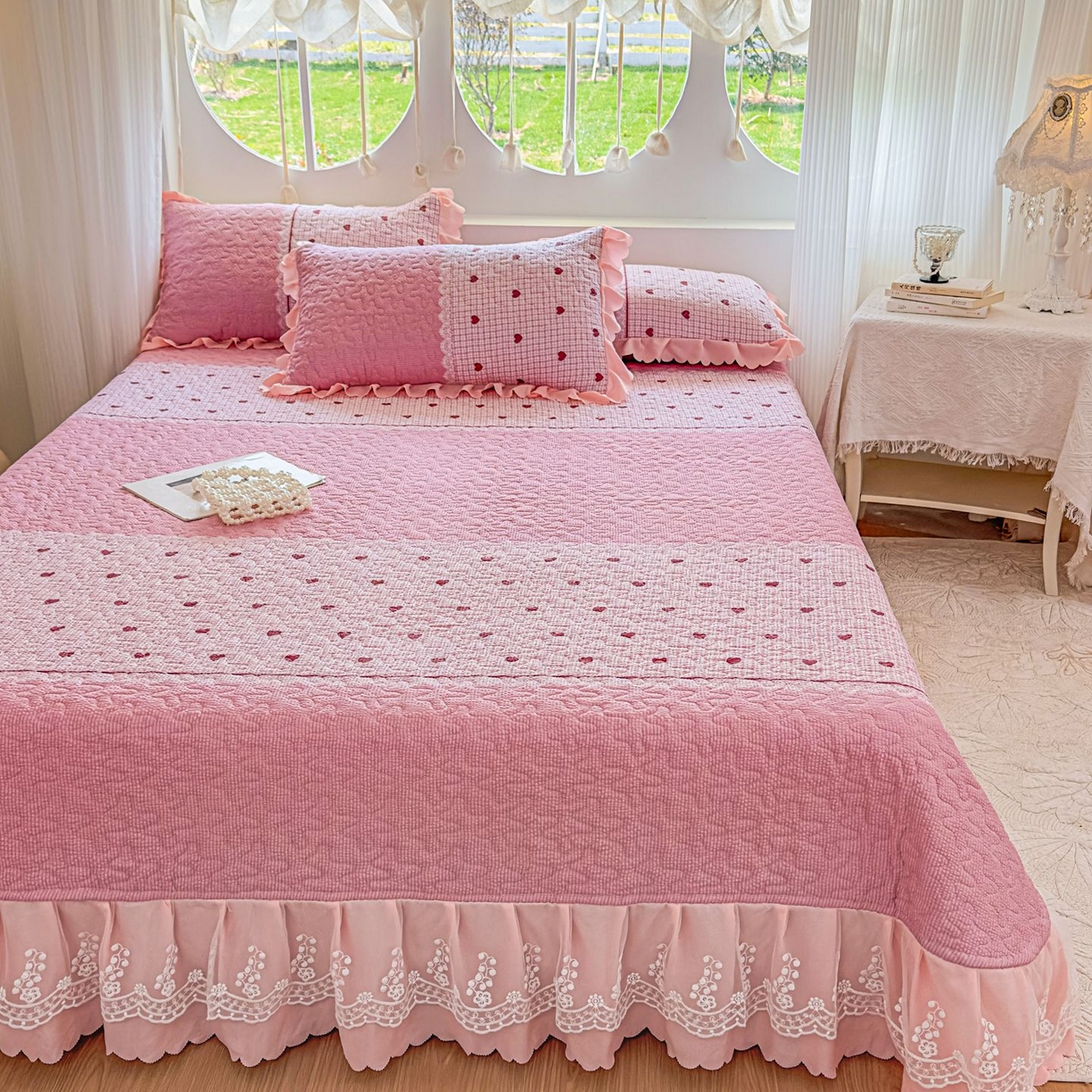 91家纺网 家纺一手货源 找家纺 雅眠居 2026直播爆款泡芙棉双层蕾丝花边床盖四件套 甜心-粉